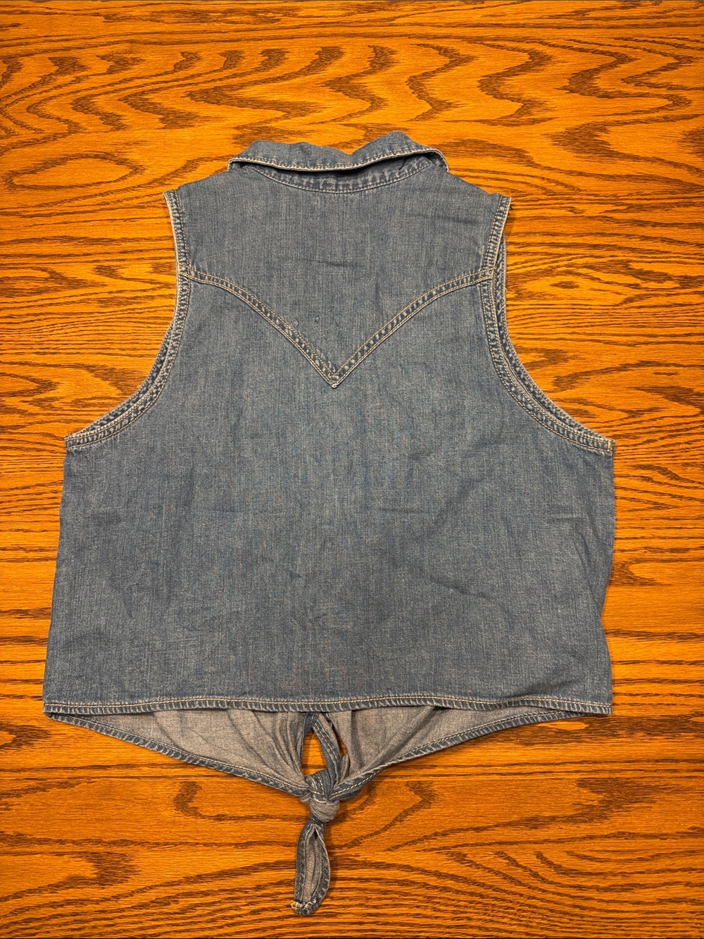 Wrangler light blue denim sleeveless button-down tie-front top - Picture 6 of 6